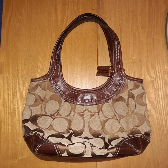 Coach Signature Logo Bag - Picture 2 of 8